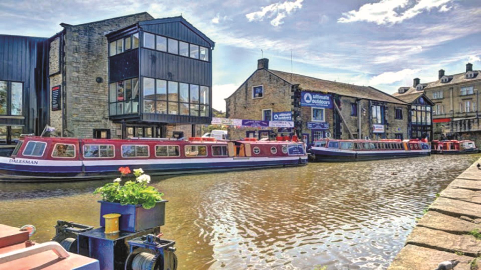 Leeds and Liverpool Canal